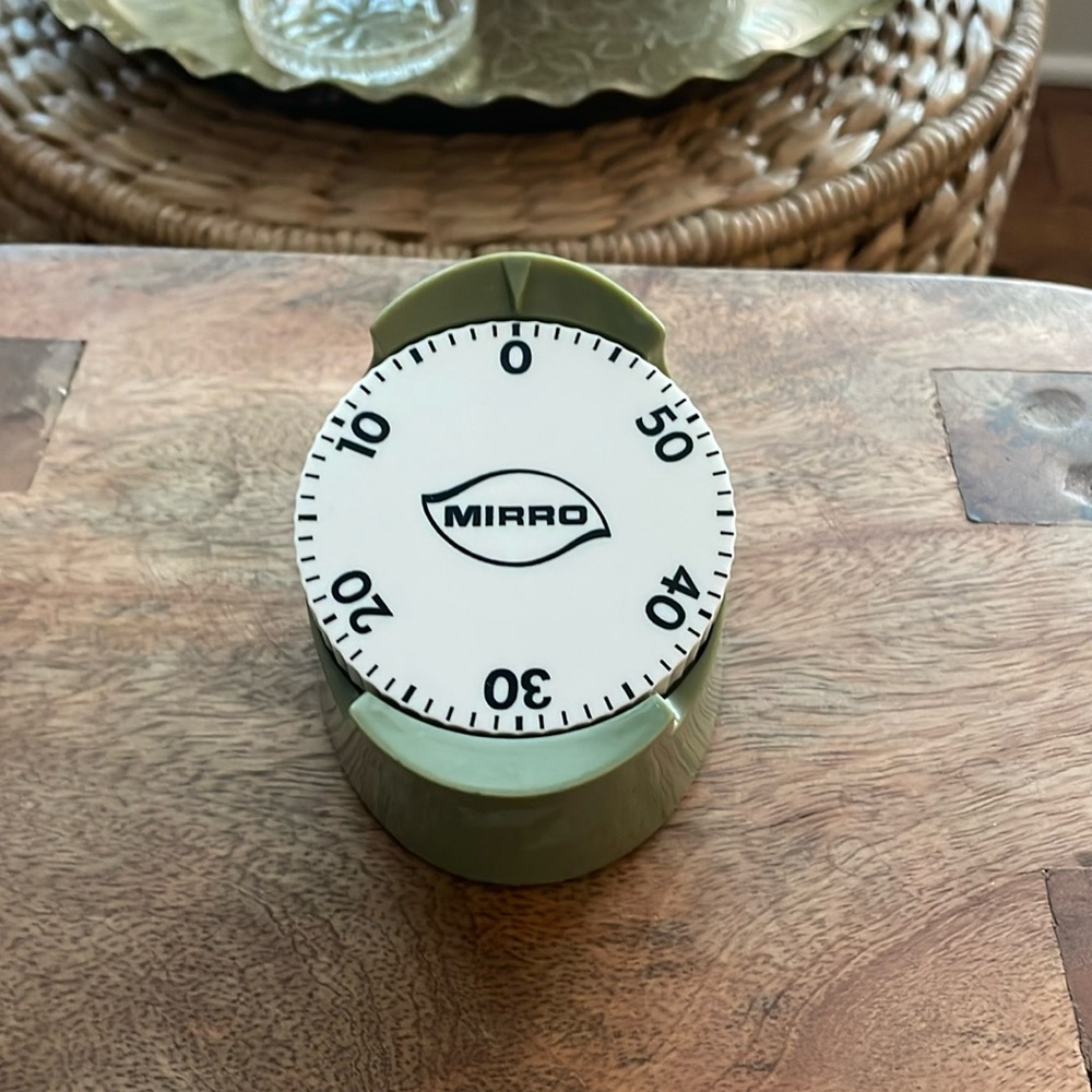 Mirro vintage avocado green kitchen timer.